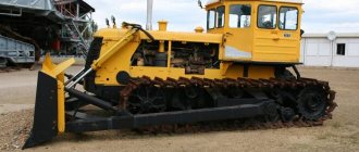 How does a bulldozer differ from a tractor - the advantages and disadvantages of each