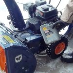 What kind of oil to pour into a snow blower: their types and features