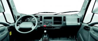Isuzu Elf 3.5 truck interior