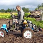 Make a walk-behind tractor from a cultivator