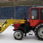 Tractor t 25 with loader