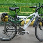 DIY bicycle with a chainsaw motor
